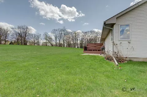 3127 Sandy Pointe Dr, Freeport, IL 61032 photo 27