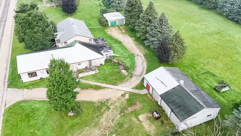 7916 W Pines Rd, Polo, IL 61064