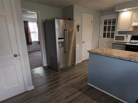 1437 S Walnut Ave, Freeport, IL 61032 photo 9