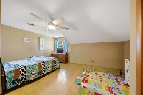 Bedroom - 17870 Clover Rd, Morrison, IL 61270 photo 2 of 4