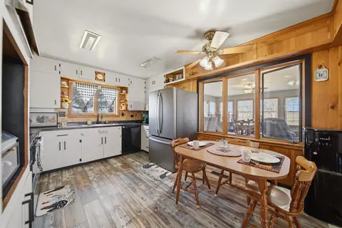 Kitchen - 17870 Clover Rd, Morrison, IL 61270 photo 3 of 3