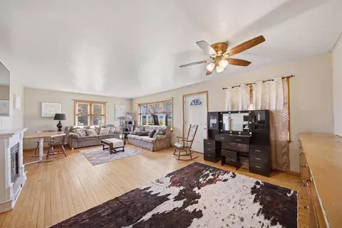 Living - 17870 Clover Rd, Morrison, IL 61270 photo 3 of 3
