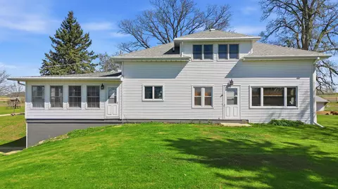 17870 Clover Rd, Morrison, IL 61270