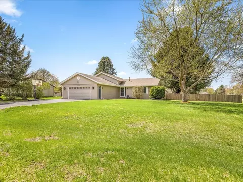 11392 Mt Vernon Rd, Roscoe, IL 61073 photo 3