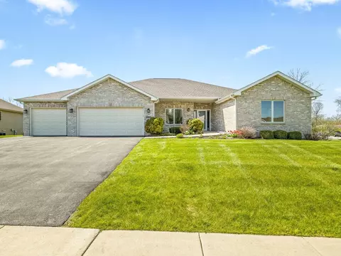 4942 Vail Dr, Caledonia, IL 61011