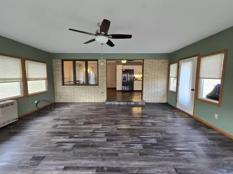 607 E Buffalo St, Polo, IL 61064 photo 5