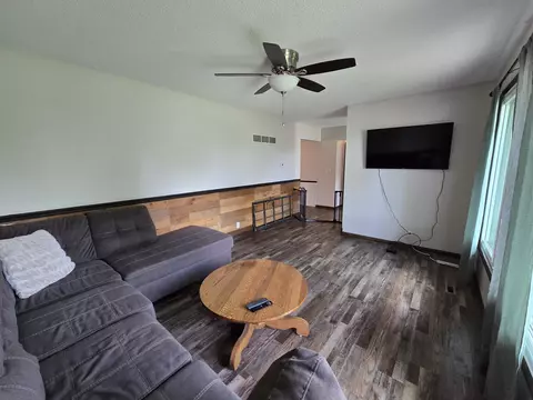 607 E Buffalo St, Polo, IL 61064 photo 3