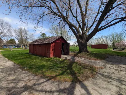 Exterior - 14414 E Washington St, Durand, IL 61024 photo 6 of 12