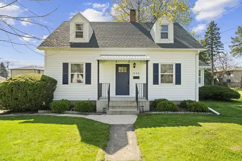 523 W Harrison St, Belvidere, IL 61008