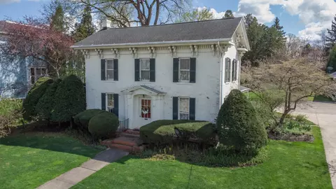 855 W Stephenson St, Freeport, IL 61032