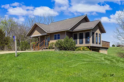 6 E Aspen Ct, Galena, IL 61036