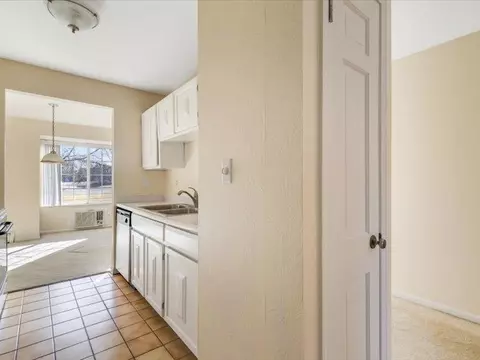 706 Kiwanis Dr, Freeport, IL 61032 photo 5