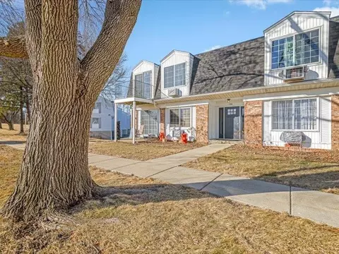 706 Kiwanis Dr, Freeport, IL 61032 photo 2