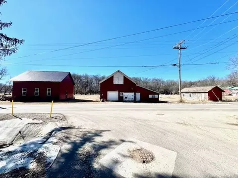 306 N Mill St, Mount Carroll, IL 61053