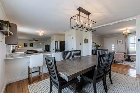 Dining - 4322 N Us Rt 34, Mendota, IL 61342 photo 1 of 2