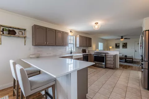 Kitchen - 4322 N Us Rt 34, Mendota, IL 61342 photo 5 of 6