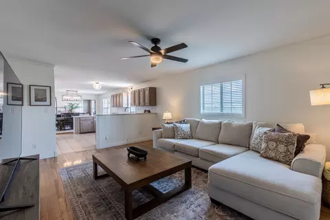 Living - 4322 N Us Rt 34, Mendota, IL 61342 photo 1 of 3