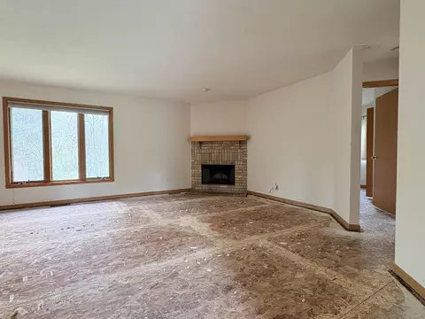 Living - 481 Marstonmoor Rd, Davis, IL 61019 photo 1 of 4