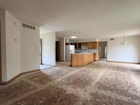 Living - 481 Marstonmoor Rd, Davis, IL 61019 photo 2 of 4