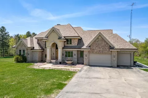 15215 White School Rd, Roscoe, IL 61073