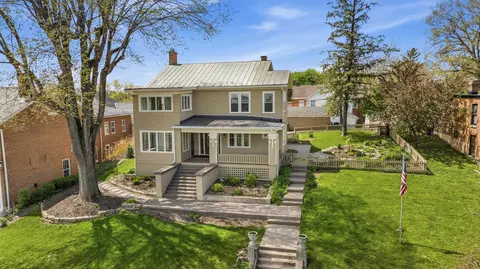 207 S Prospect St, Galena, IL 61036