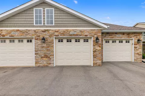 15619 Sienna Ct, South Beloit, IL 61080
