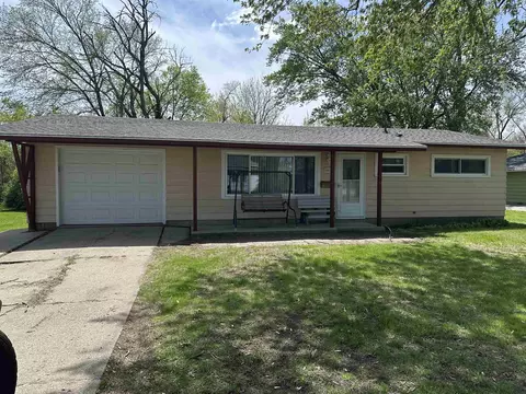 1919 Portland Ave, Savanna, IL 61074