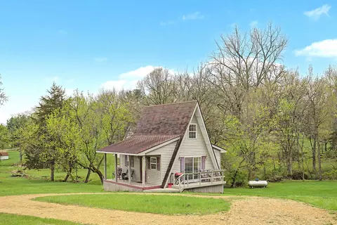 65 Galena Oaks Dr, Elizabeth, IL 61028