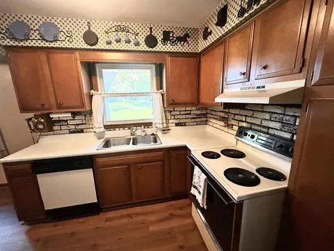 Kitchen - 425 11th St, Pecatonica, IL 61063 photo 4 of 7