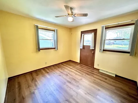 Bedroom - 425 11th St, Pecatonica, IL 61063 photo 5 of 6