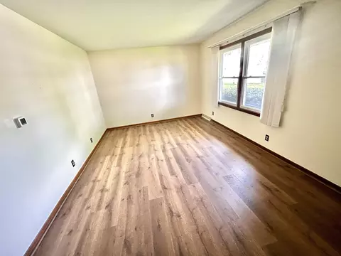 Living - 425 11th St, Pecatonica, IL 61063 photo 4 of 4