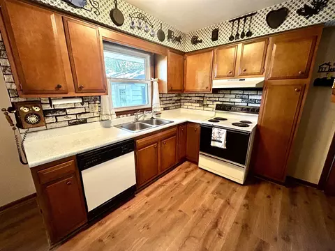 Kitchen - 425 11th St, Pecatonica, IL 61063 photo 2 of 7