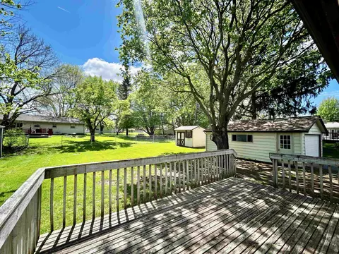 Exterior - 425 11th St, Pecatonica, IL 61063 photo 7 of 7