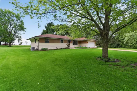 7724 Stephens Rd, Rockton, IL 61072
