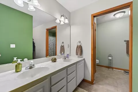 Bath - 1261 Lake Summerset Rd, Lake Summerset, IL 61019 photo 1 of 3