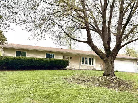 11687 Tranary Ct, Roscoe, IL 61073