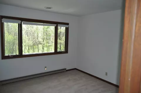 Bedroom - 2648 Shepard Dr, Freeport, IL 61032 photo 4 of 11