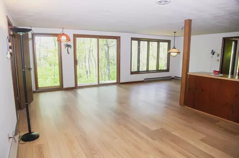 Living - 2648 Shepard Dr, Freeport, IL 61032 photo 12 of 14
