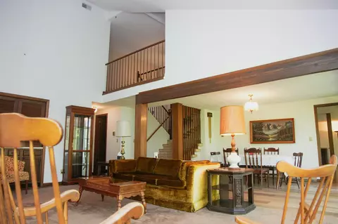 Living - 2648 Shepard Dr, Freeport, IL 61032 photo 8 of 14