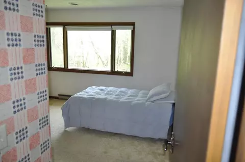 Bedroom - 2648 Shepard Dr, Freeport, IL 61032 photo 9 of 11