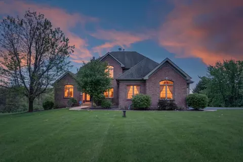 6957 E Wildwood Rd, Stillman Valley, IL 61084