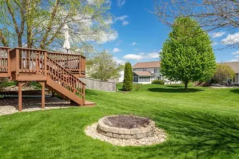 Exterior - 640 Par Pl, Belvidere, IL 61008 photo 7 of 9