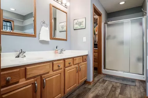 Bath - 640 Par Pl, Belvidere, IL 61008 photo 1 of 3