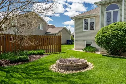 Exterior - 640 Par Pl, Belvidere, IL 61008 photo 6 of 9