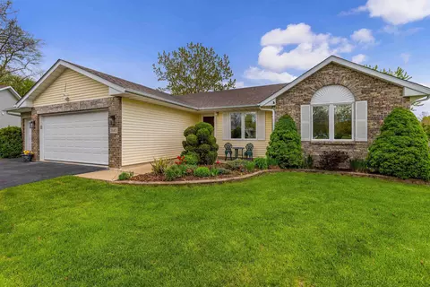 3145 Chanters Ct, Rockford, IL 61109