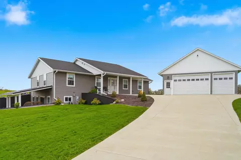 24-123 Wagon Wheel Dr, Lanark, IL 61046