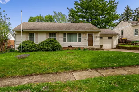920 Woodland Dr, Rockford, IL 61108