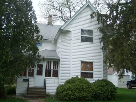 705 W Main, Warren, IL 61087