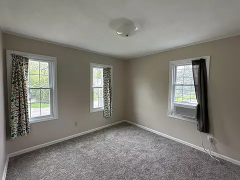 Bedroom - 253 Park Crest Dr, Freeport, IL 61032 photo 5 of 14