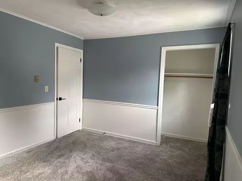 Bedroom - 253 Park Crest Dr, Freeport, IL 61032 photo 7 of 14